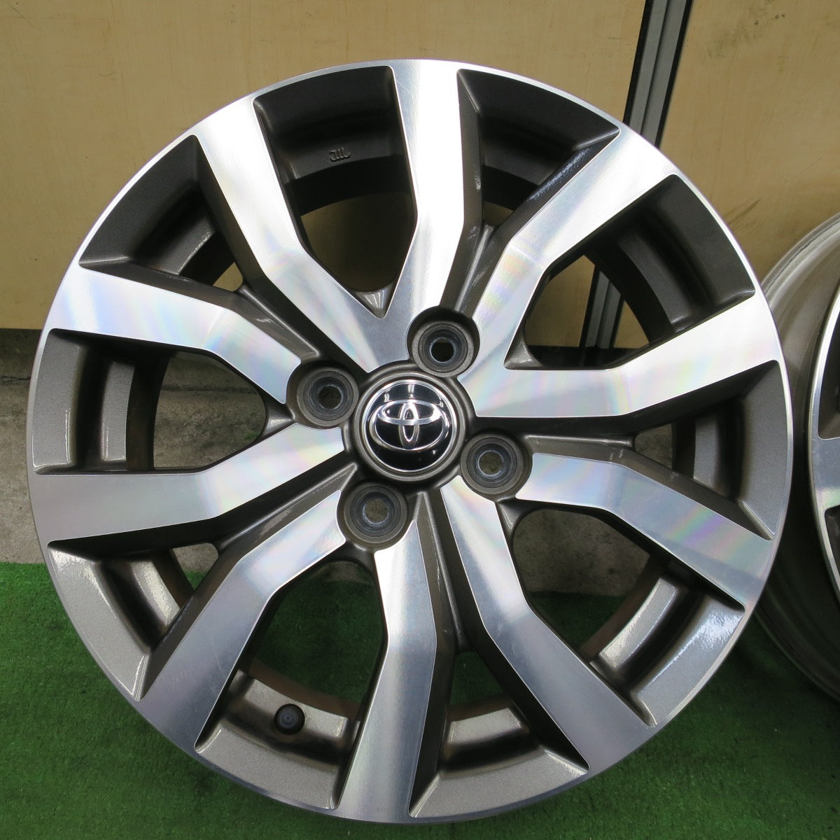 4本価格★トヨタ ルーミー ダイハツ トール 純正 ホイール 15インチ 15×5J PCD100/4H★6050503NGホ