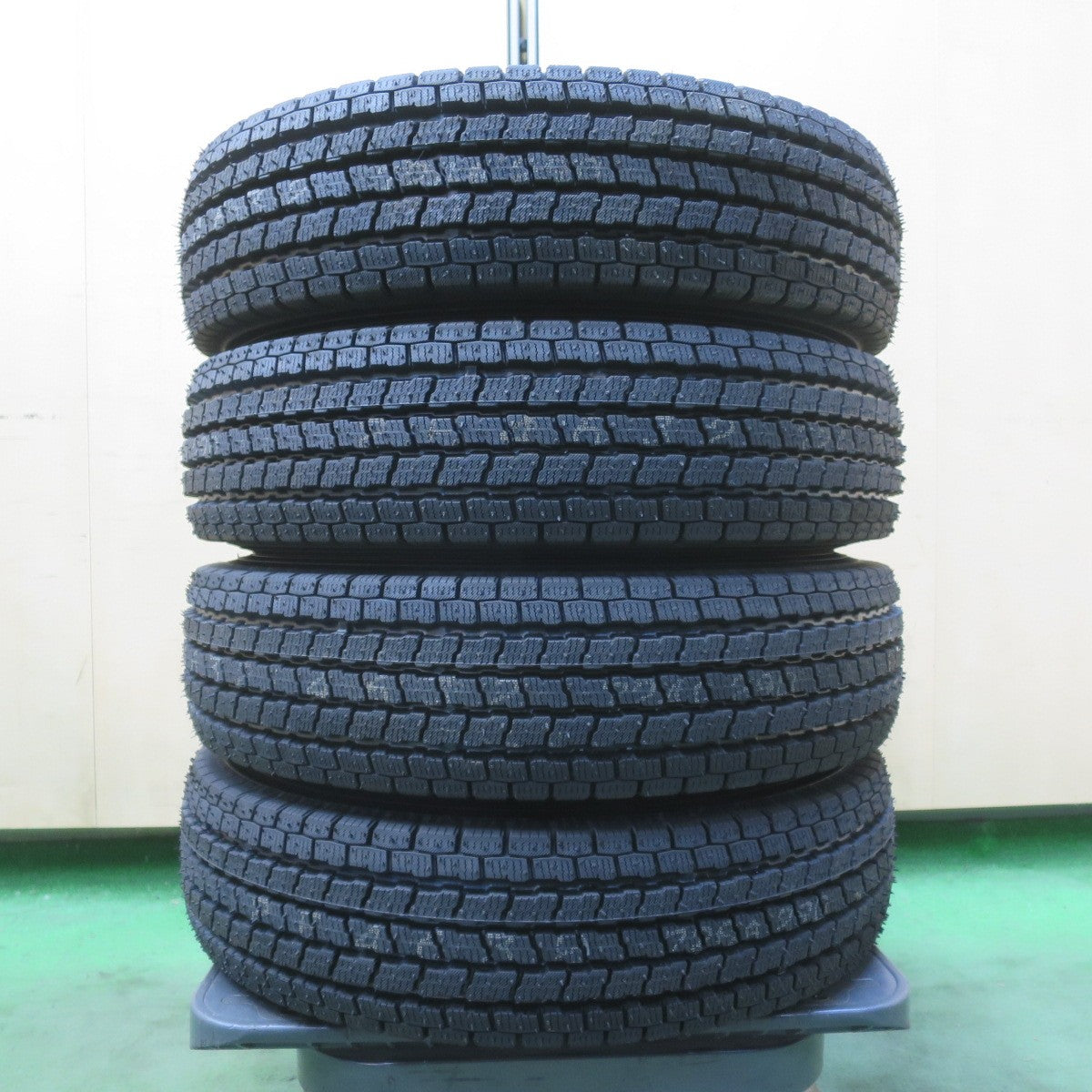 ほぼ未使用！25年！キレイ★スタッドレス 145/80R12 80/78N ヨコハマ アイスガード iG91 スチール ホイール 12インチ PCD100 110 114.3/4H マルチ★6041403イス