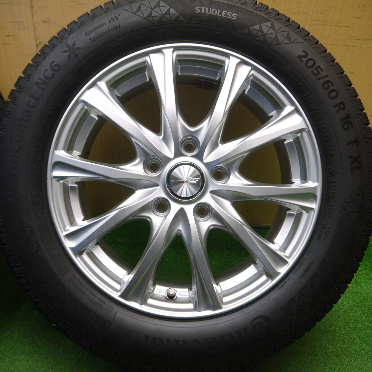 バリ溝！21年！キレイ！9分★スタッドレス 205/60R16 コンチネンタル ノースコンタクト NC6 ILLUGA iG 16インチ PCD114.3/5H★5011512Hス