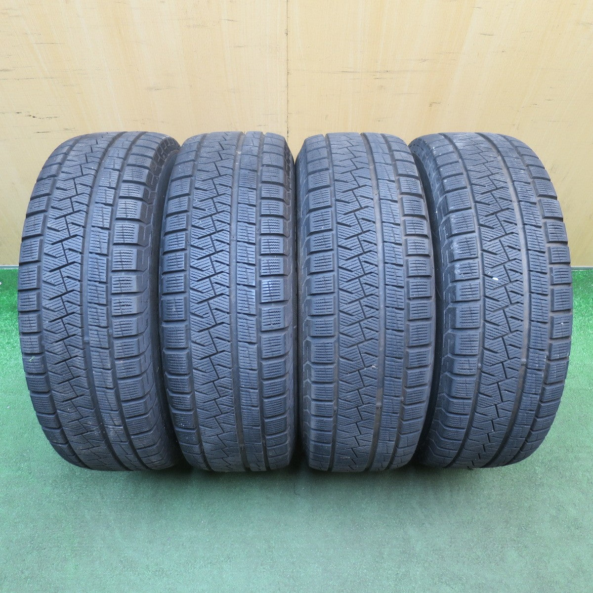 バリ溝！8.5分★トヨタ 30系 プリウス 純正 195/65R15 スタッドレス ピレリ アイスアシンメトリコ プラス 15インチ PCD100/5H★6051905NJス