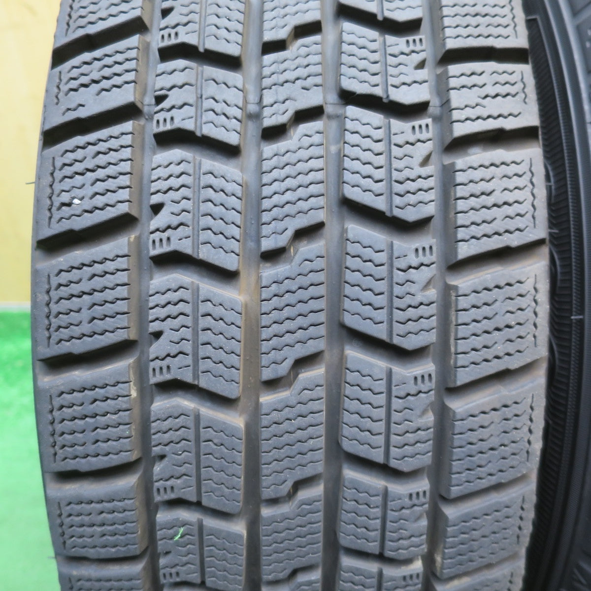 バリ溝！24年！9.5分以上◎スタッドレス 195/65R15 グッドイヤー アイスナビ7 GMach 15インチ PCD114.3/5H◎6071802NJス