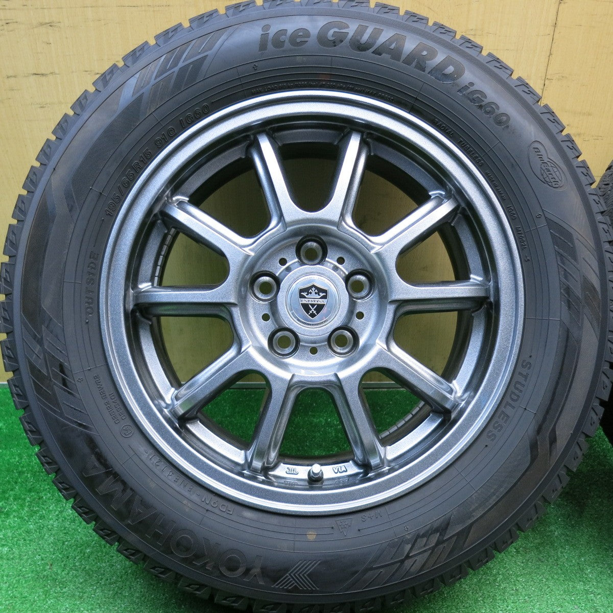 バリ溝！21年！キレイ！ほぼ10分★プリウス 等 195/65R15 スタッドレス ヨコハマ アイスガード iG60 ESTROSA エステローザ 15インチ PCD100/5H★5113003HAス