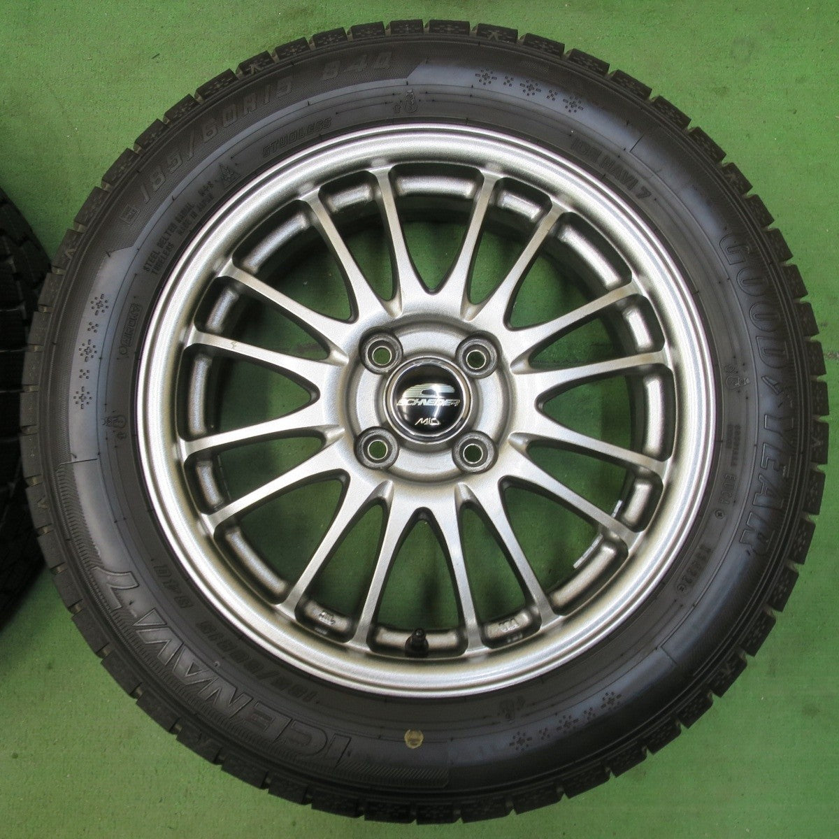 バリ溝！22年！キレイ！9.5分★スタッドレス 185/60R15 グッドイヤー アイスナビ7 SCHNEIDER MiD シュナイダー 15インチ PCD100/4H★5033104イス