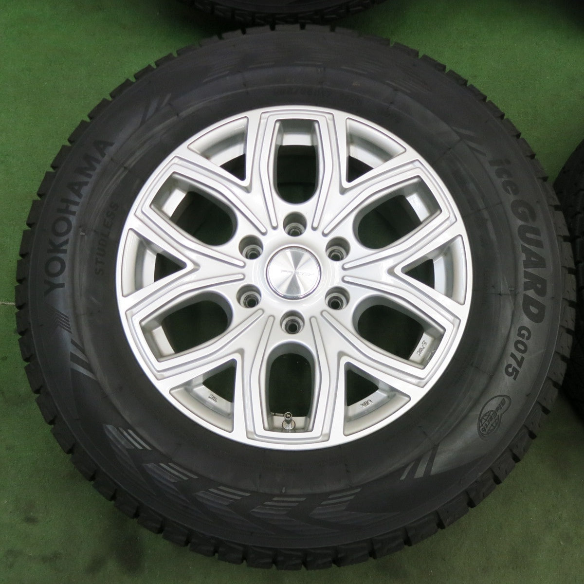 バリ溝！キレイ！9.5分★PREMIX 飛車 ヒシャ 265/65R17 スタッドレス ヨコハマ アイスガード G075 17インチ PCD139.7/6H★6011305ナス