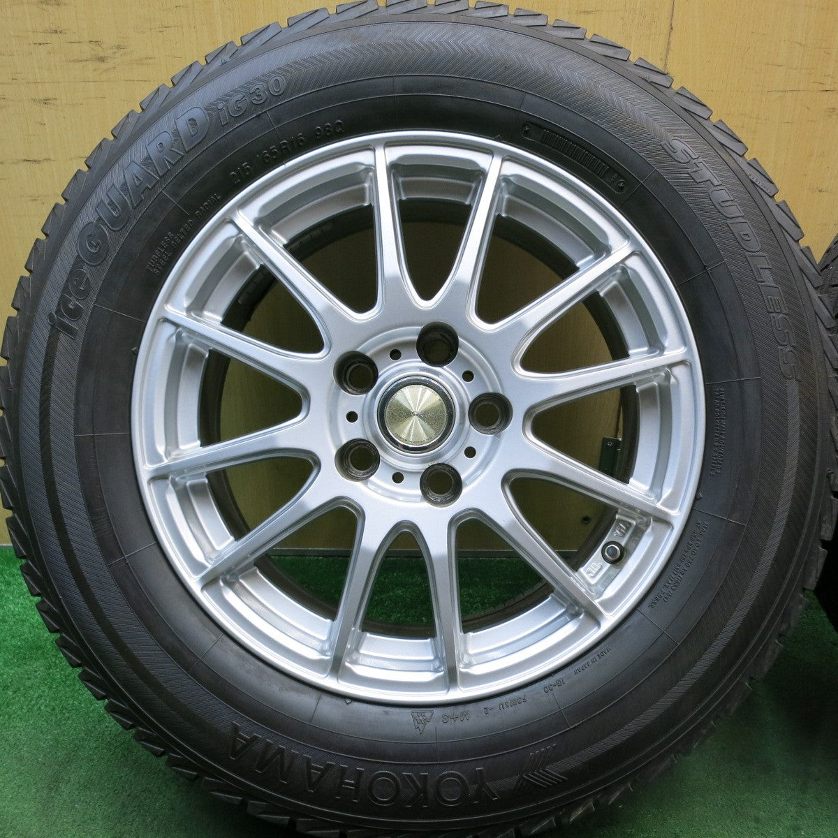 4本価格★スタッドレス 215/65R16 ヨコハマ アイスガード iG30 GRASS グラス 16インチ PCD114.3/5H★5080911HAス