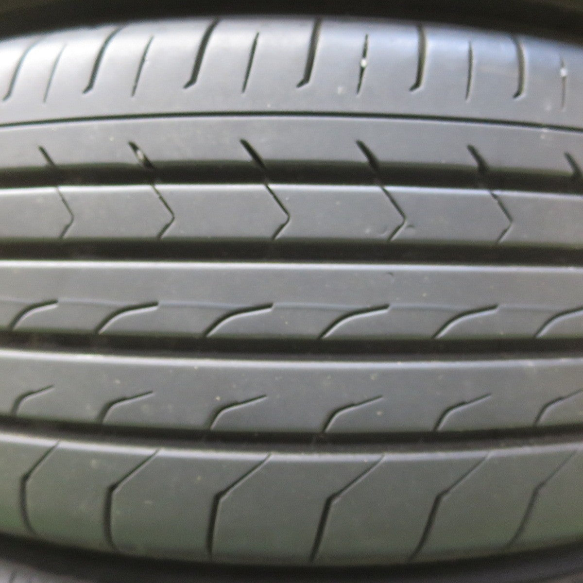 バリ溝！24年！9.5分★日産 C26 セレナ 純正 195/60R16 ヨコハマ BluEarth-RV RV03 16インチ ブルーアース PCD114.3/5H★6040902イノ