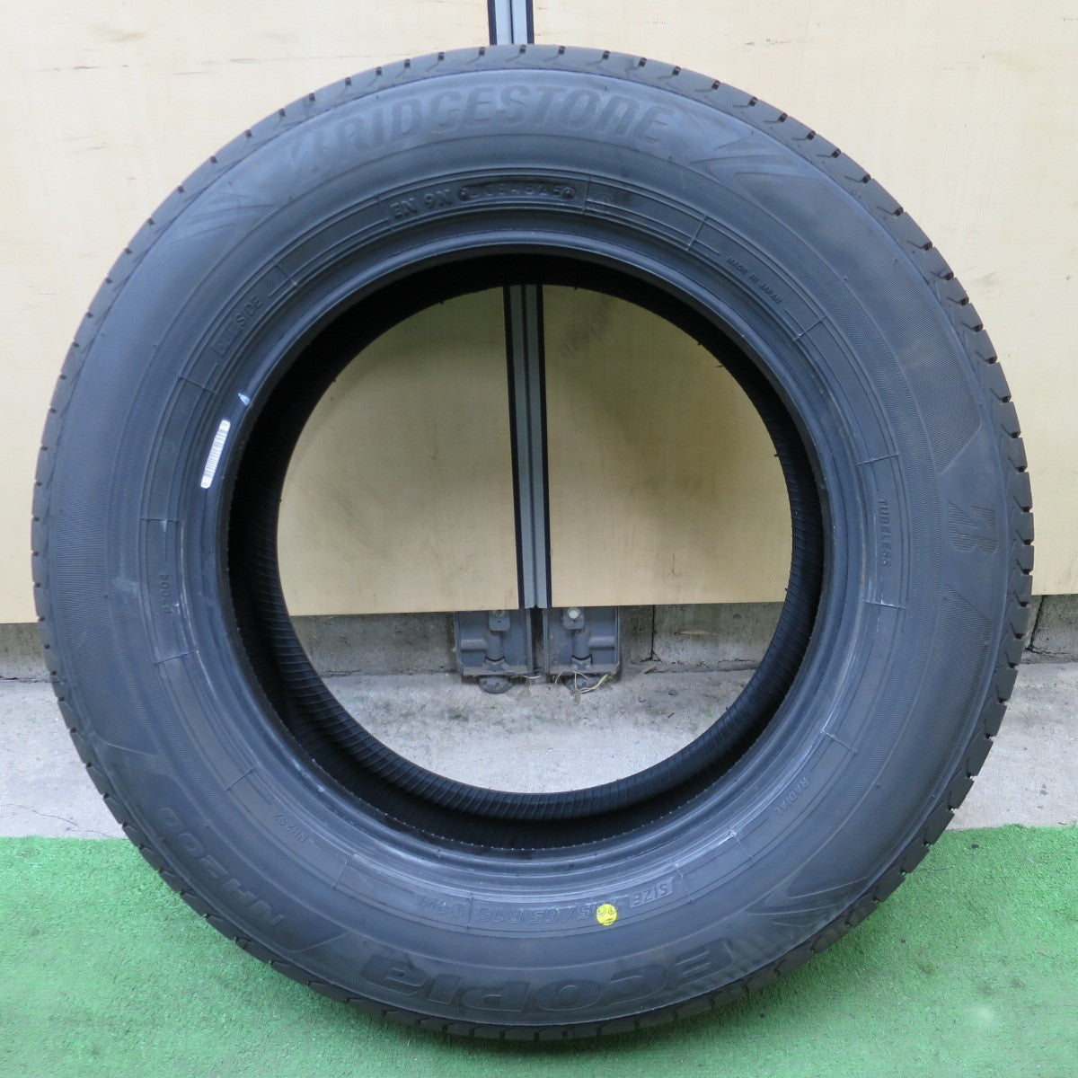 新車外し！25年！1本★195/65R15 ブリヂストン エコピア NH200 タイヤ 15インチ ノア ヴォクシー エスクァイア ステップワゴン セレナ 等★6020905ナノタ