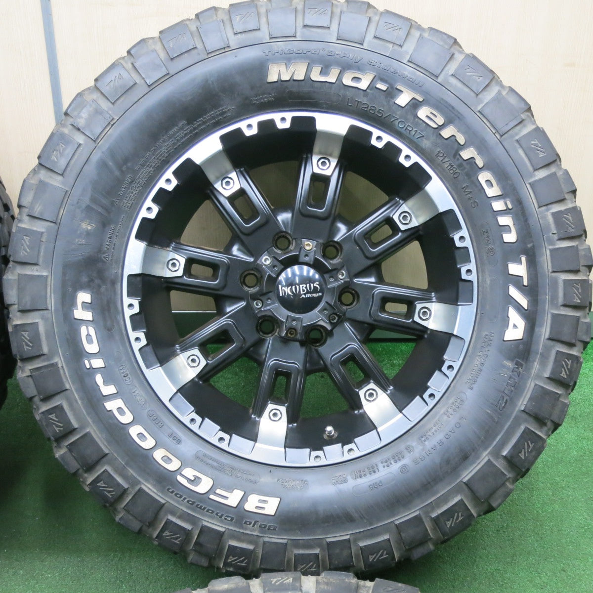 *送料無料* 4本価格★INCUBUS Alloys 285/70R17 BFグッドリッチ Mud-Terrain T/A KM2 インキュバス 17インチ PCD139.7/6H★4042001TNノ