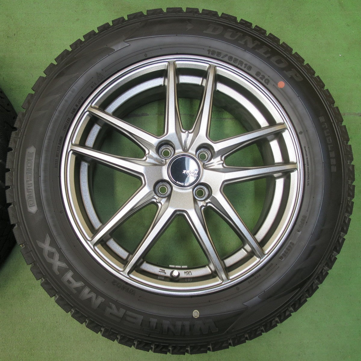 バリ溝！キレイ！9.5分★スタッドレス 195/65R16 ダンロップ ウインターマックス WM02 ZACK JP-550 MONZA ザック 16インチ PCD100/4H★5123004イス