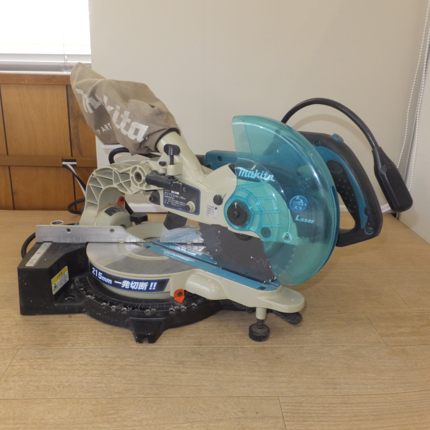 [送料無料] ★マキタ makita 165mm スライドマルノコ LS0611FL　100V～ 11A 50-60hz 1050W　木工用 超硬丸ノコ★