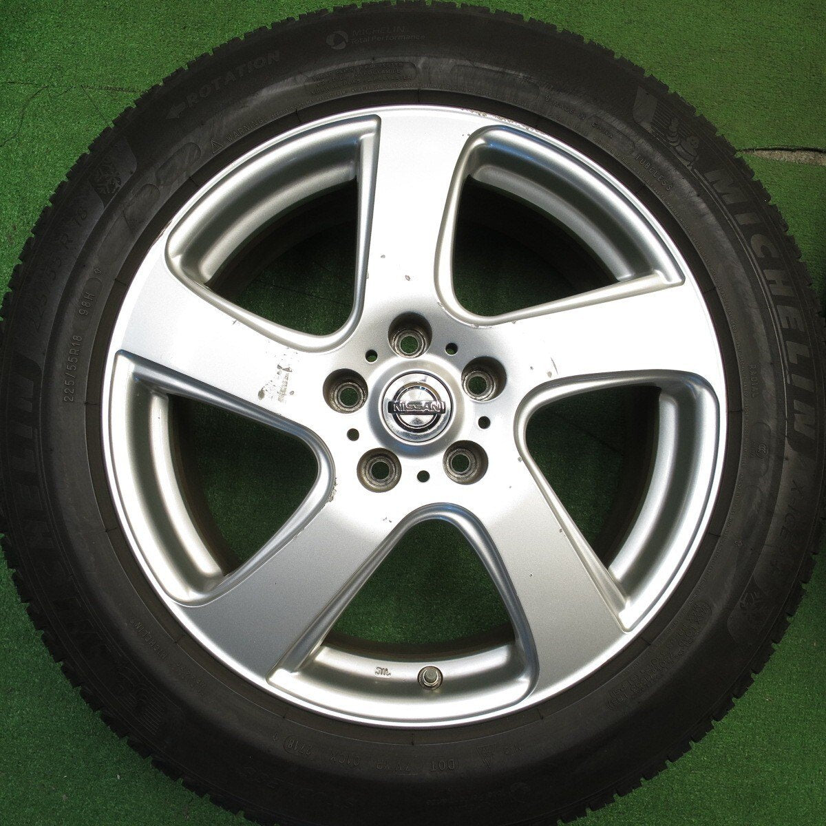 4本価格★日産 E52 エルグランド 等 純正 225/55R18 スタッドレス ミシュラン X-ICE3+ 18インチ PCD114.3/5H★5030704Hス