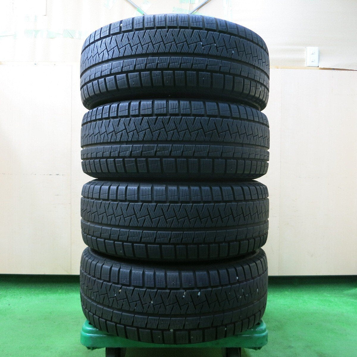 バリ溝！8.5分★プジョー等 BORBET 225/55R16 スタッドレス ピレリ アイスアシンメトリコ ボルベット PCD108/4H★4052810イス