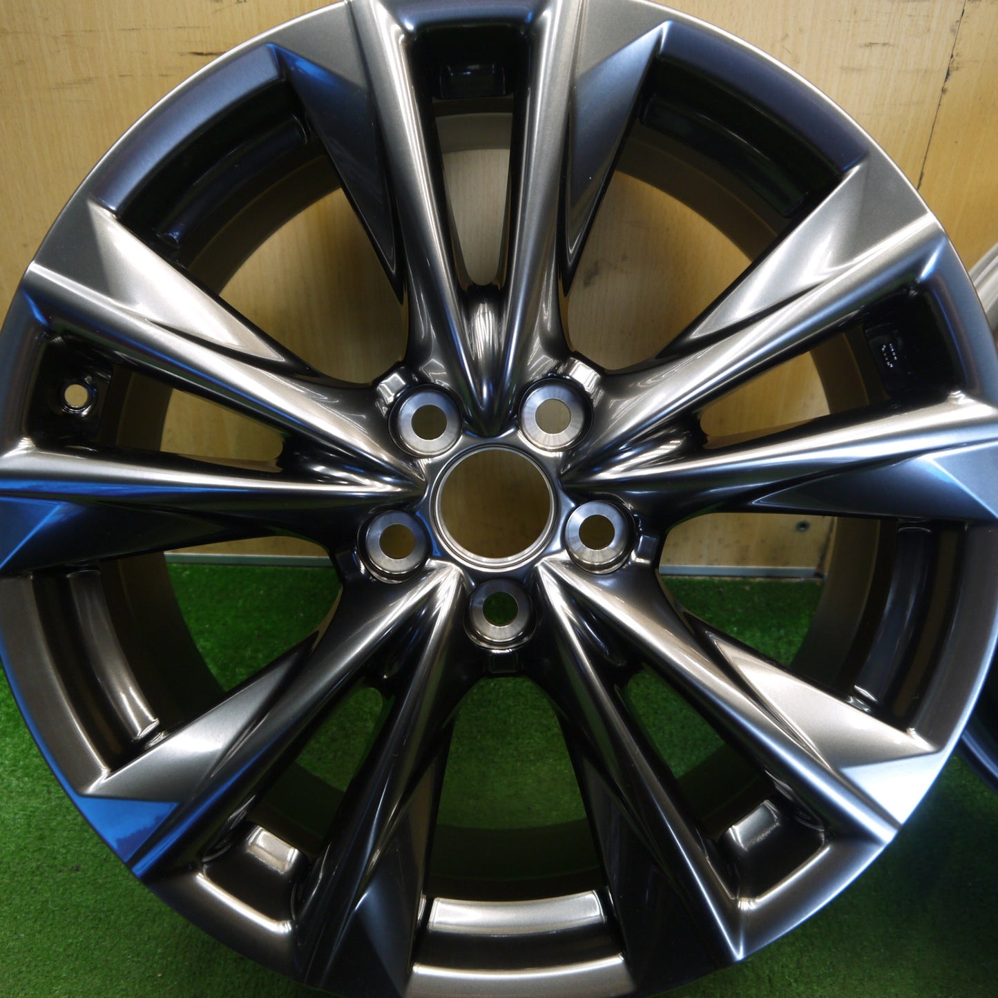 新車外し★レクサス ES Fスポーツ 純正 ホイール 19インチ 19×8J PCD114.3/5H★6051105Hホ