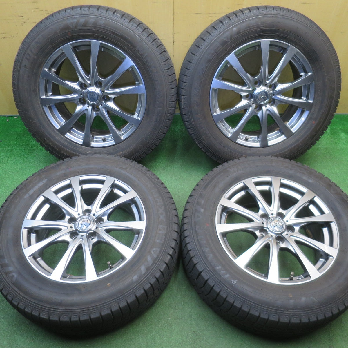 バリ溝！22年！キレイ！9.5分以上★スタッドレス 225/65R17 ダンロップ ウインターマックス 03 T.R.G. TRG 17インチ PCD114.3/5H★6021901NJス