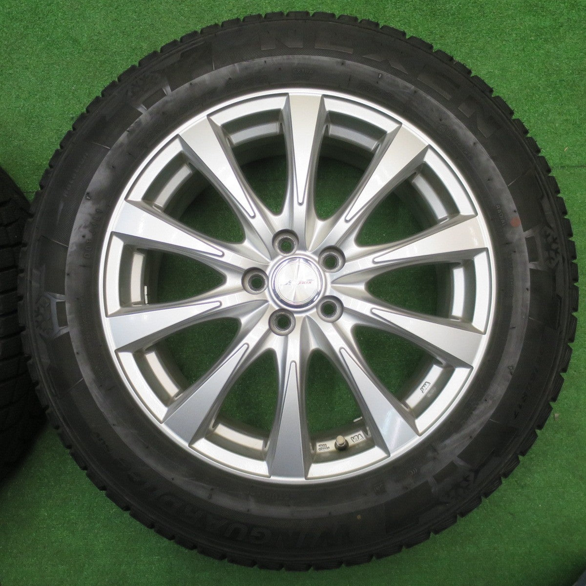 バリ溝！22年！キレイ！9.5分★XV 等 225/60R17 スタッドレス ネクセン ウィンガード アイス SUV JOKER ジョーカー 17インチ PCD100/5H★5110501NJス