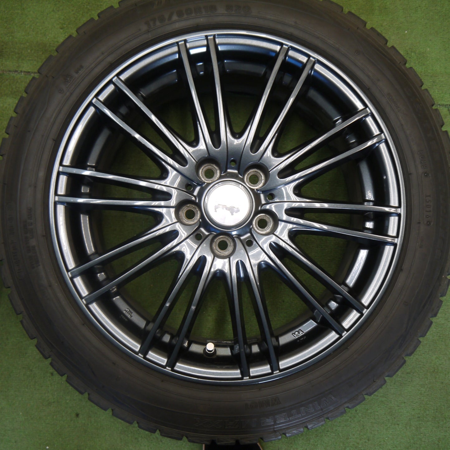 バリ溝！8.5分◎ラクティス 等 175/60R16 スタッドレス ダンロップ ウインターマックス WM01 VELVA AGUDO ヴェルヴァ アグード 16インチ PCD100/5H◎6062403Hス