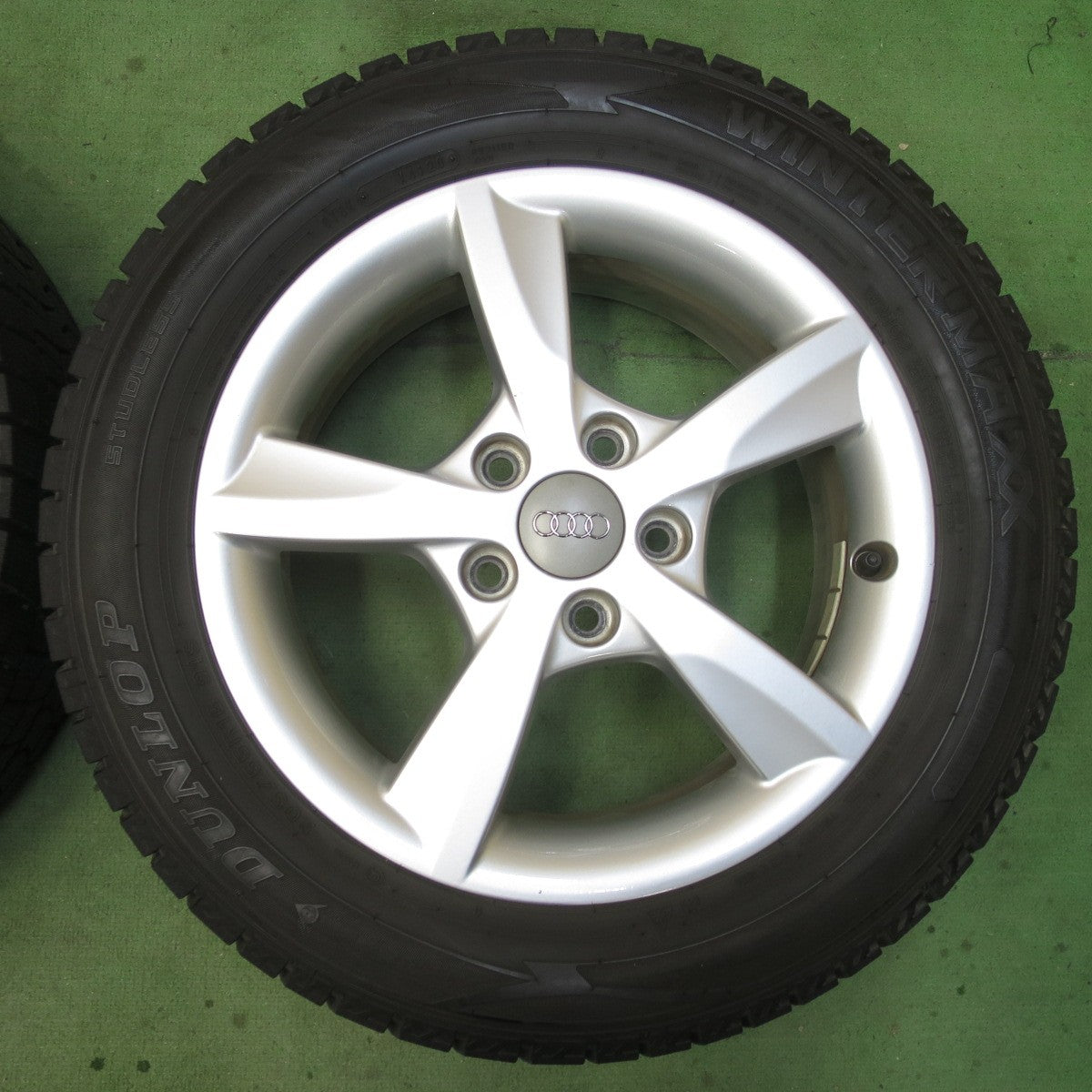 バリ溝！キレイ！9.5分★アウディ A3 8V 純正 205/55R16 スタッドレス ダンロップ ウインターマックス WM02 16インチ PCD112/5H★6020606イス