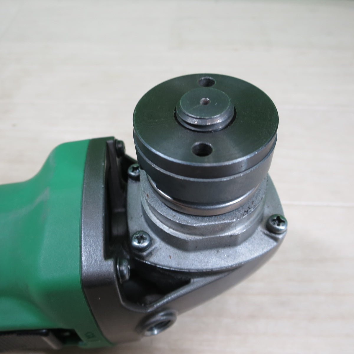 [送料無料] 付属品付き☆日立 125mm 電子 ディスクグラインダー G13BYE 電動 工具 ブレーキ付き HITACHI 研摩 研磨 機 切断 研削 コード式☆