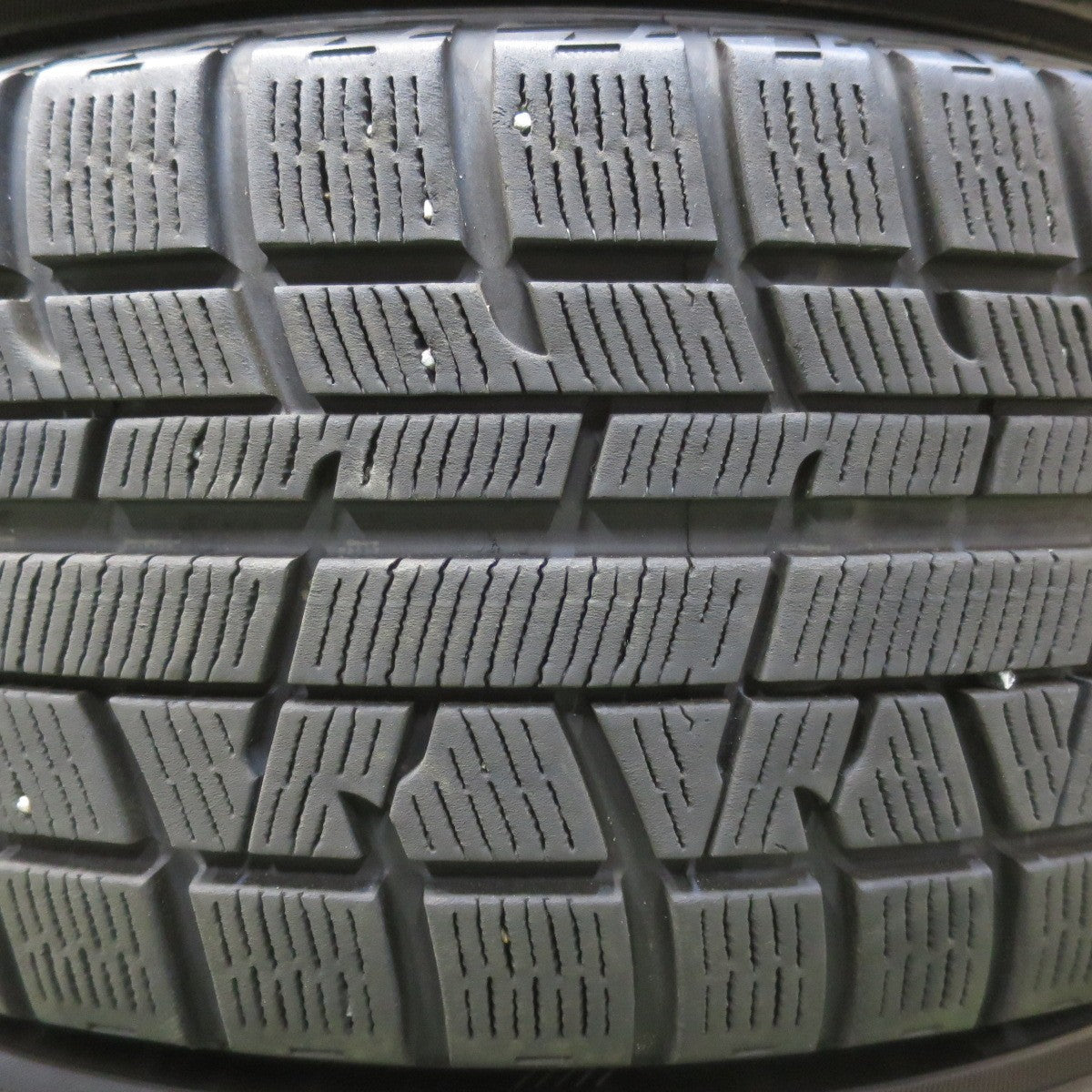 バリ溝！9分★スタッドレス 215/60R16 ヨコハマ アイスガード iG50 プラス GRASS グラス 16インチ PCD114.3/5H★5111107イス