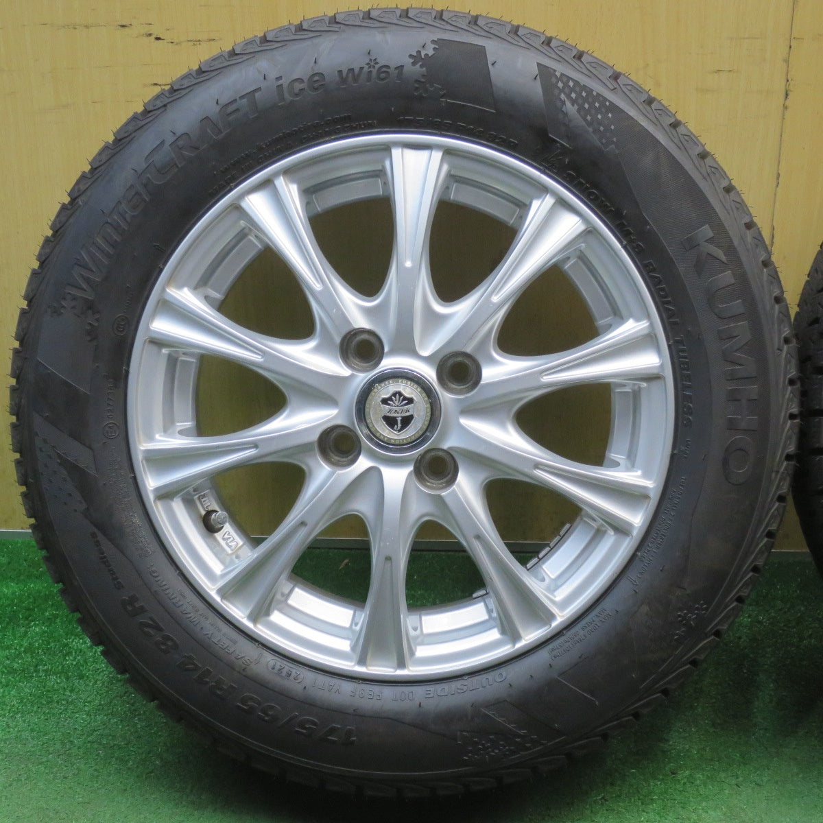 バリ溝！キレイ！ほぼ10分★スタッドレス 175/65R14 クムホ WinterCraft ice Wi61 JOKER ジョーカー 14インチ PCD100/4H★6052002NJス