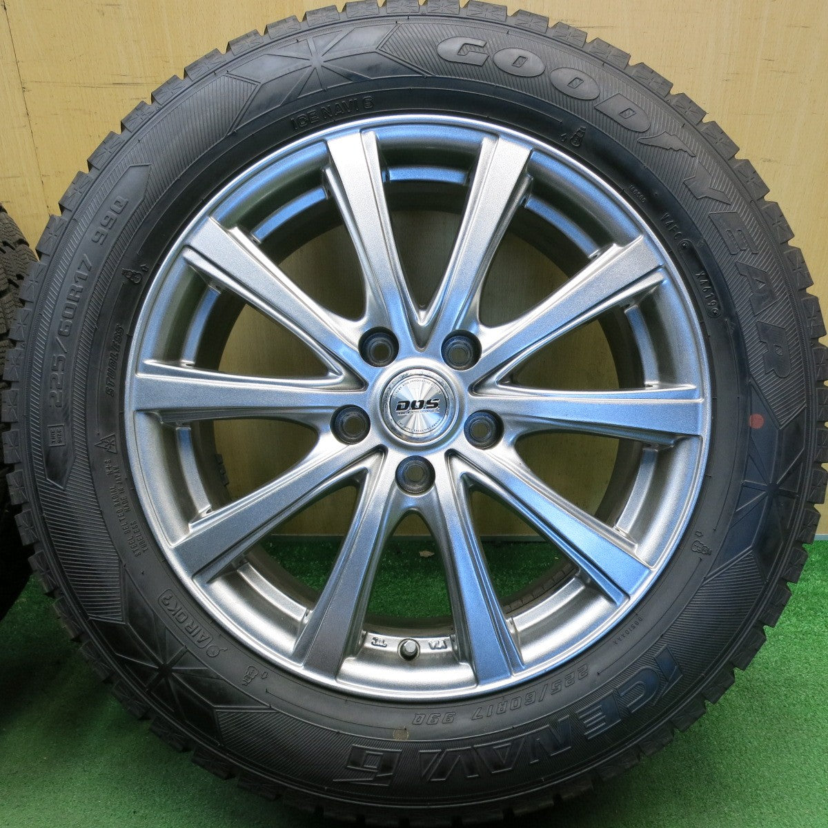 バリ溝！キレイ！9.5分以上◎スタッドレス 225/60R17 グッドイヤー アイスナビ6 D.O.S. DOS 17インチ PCD114.3/5H◎6070204HAス