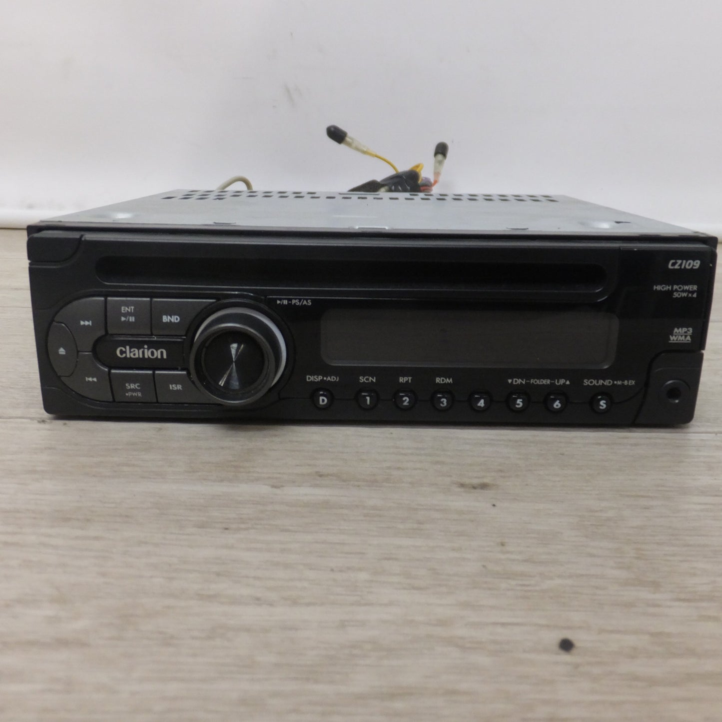 [送料無料] ★クラリオン製 スズキ カーオーディオ CD MP3 WMA レシーバー CZ109　C9C9 V6 180[37]★