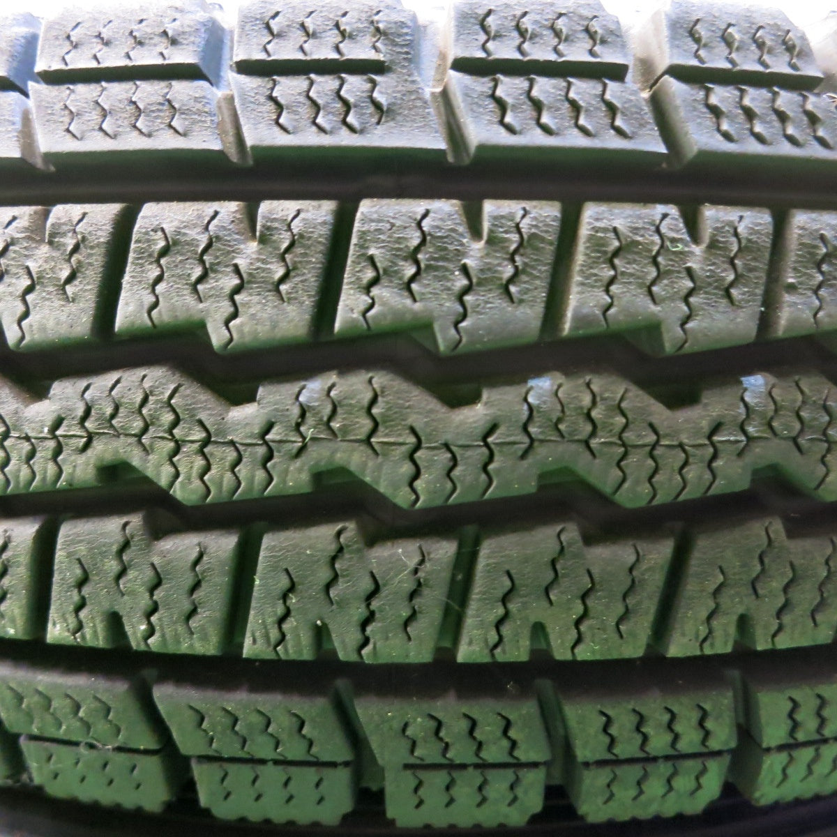 バリ溝！9.5分★スタッドレス 145R12 6PR ダンロップ ウインターマックス SV01 TOPY スチール 12インチ PCD100/4H★5062702HAス