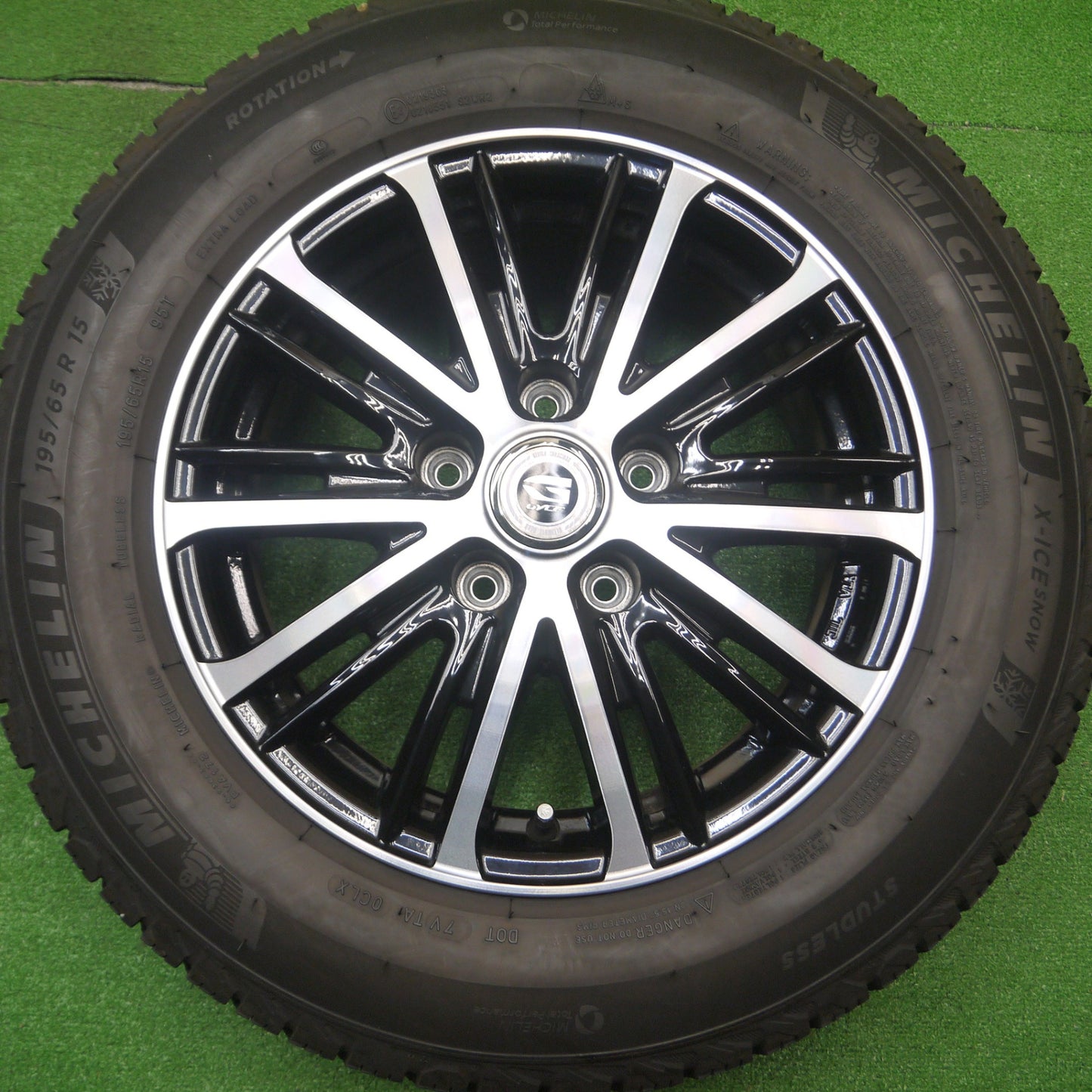 [送料無料] バリ溝！22年！キレイ！9.5分★スタッドレス 195/65R15 ミシュラン X-ICE SNOW GYLE ガイル 15インチ PCD114.3/5H★4102905Hス