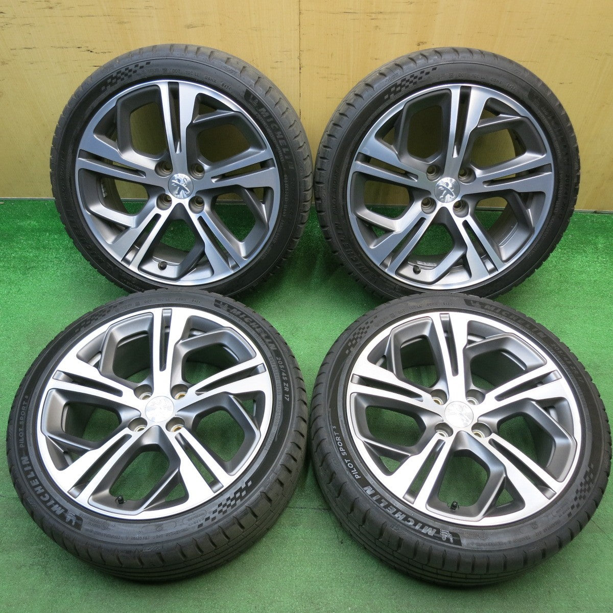 バリ溝！24年！キレイ！8.5分★プジョー 208 GTi 純正 205/45R17 ミシュラン パイロット スポーツ5 PEUGEOT 17インチ PCD108/4H★6041213HAノ