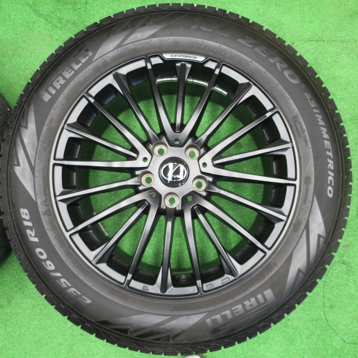 センサー付！バリ溝！23年！キレイ！9.5分★レクサス NX 等 Lehrmeister LF-FORCE 235/60R18 スタッドレス ピレリ アイスゼロ アシンメトリコ レアマイスター 18インチ PCD114.3/5H★6011001NKス