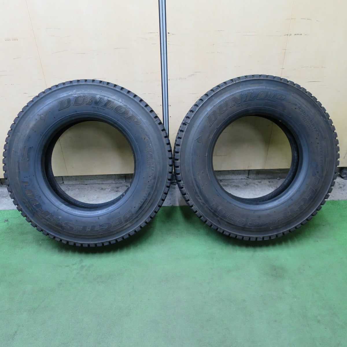バリ溝！23年！9分！2本◎トラック タイヤ 225/80R17.5 123/122L スタッドレス ダンロップ デクテス SP001 DECTES 17.5インチ◎6100604NGスタ