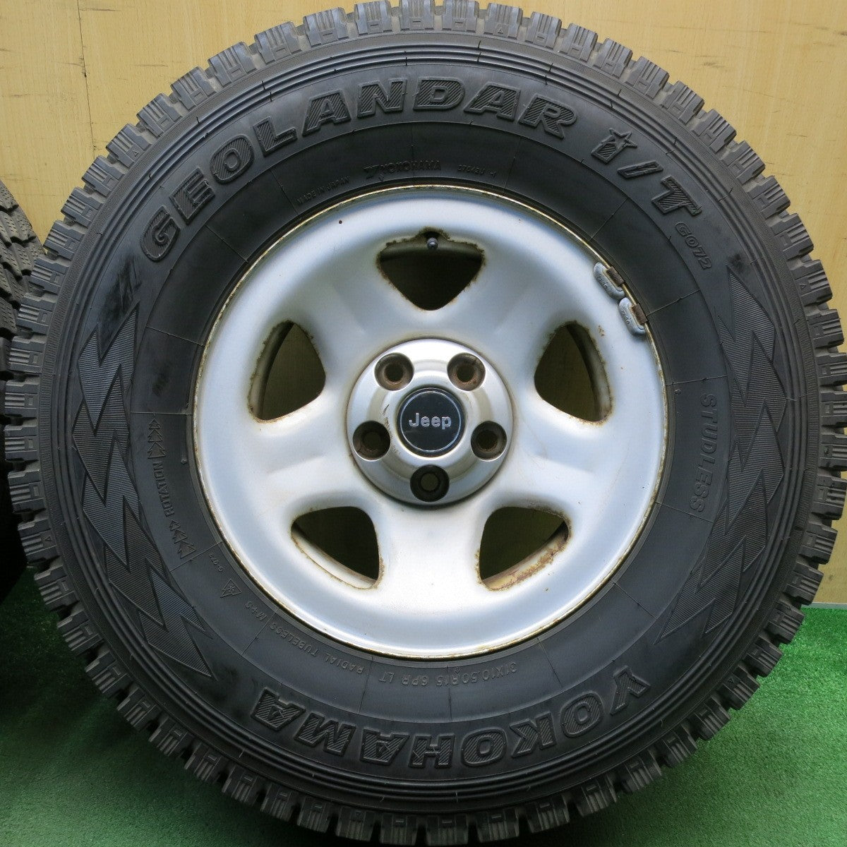 バリ溝 16年 9.5分◎ジープ チェロキー 純正 スチール 31×10.50R15 6PR スタッドレス ヨコハマ ジオランダー i/T G072 15インチ PCD114.3/5H◎6062504HAス
