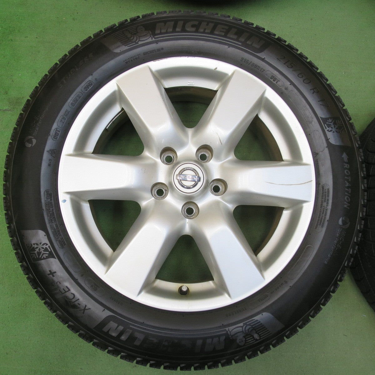 バリ溝！9分★日産 T31 エクストレイル 純正 215/60R17 スタッドレス ミシュラン X-ICE3+ 17インチ PCD114.3/5H★5103105イス