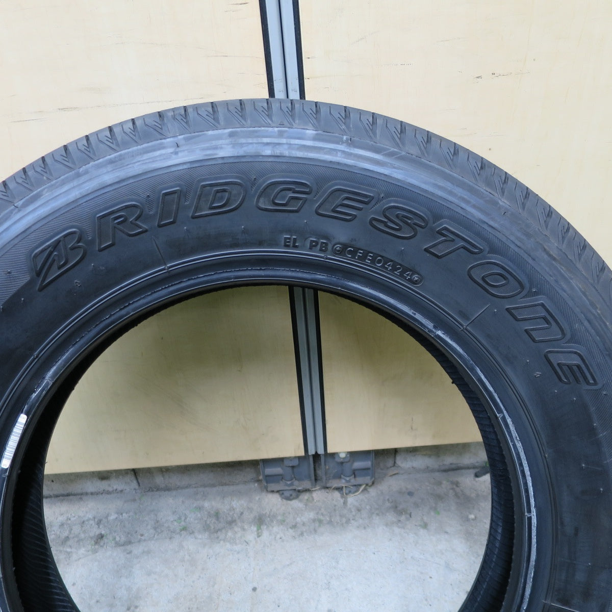 未使用！24年！1本★ジムニー 等 175/80R16 ブリヂストン デューラー H/L 852 DUELER タイヤ 16インチ★6021403ナノタ