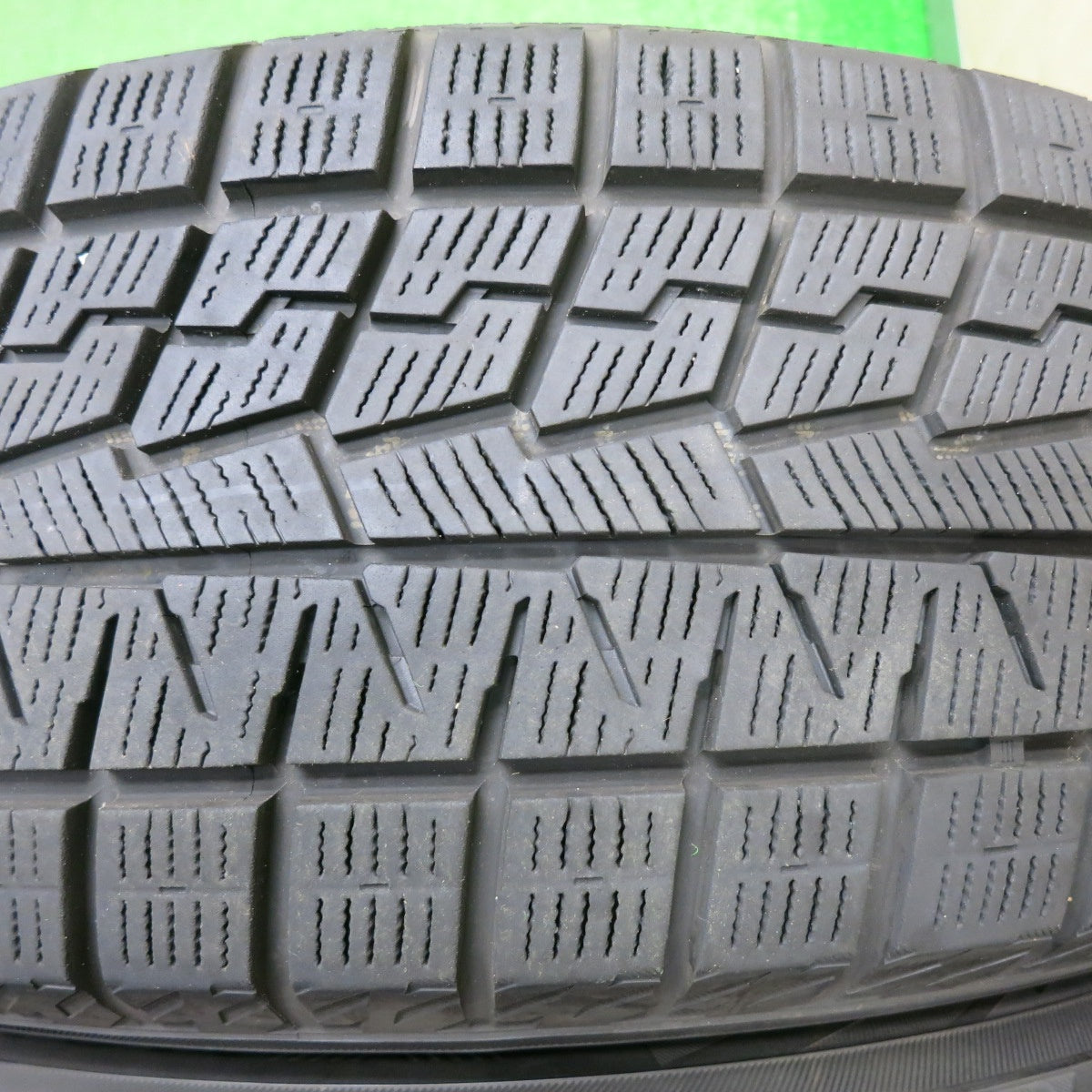 [送料無料] バリ溝！21年！キレイ！8.5分★スタッドレス 195/65R15 ヨコハマ アイスガード iG70 GRASS グラス 15インチ PCD114.3/5H★4113004NJス