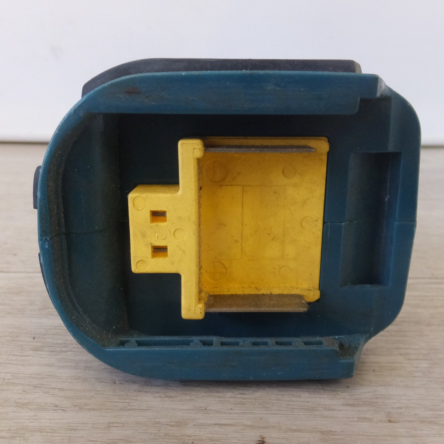 [送料無料] ★マキタ makita 充電式蛍光灯 ML184　DC18V DC14.4V　本体のみ(2)★