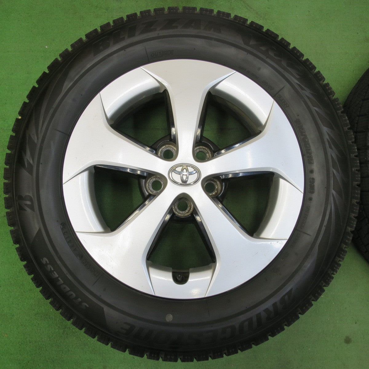 バリ溝！22年！9分★トヨタ 30系 プリウス 純正 195/65R15 スタッドレス ブリヂストン ブリザック VRX2 15インチ PCD100/5H★5040905イス