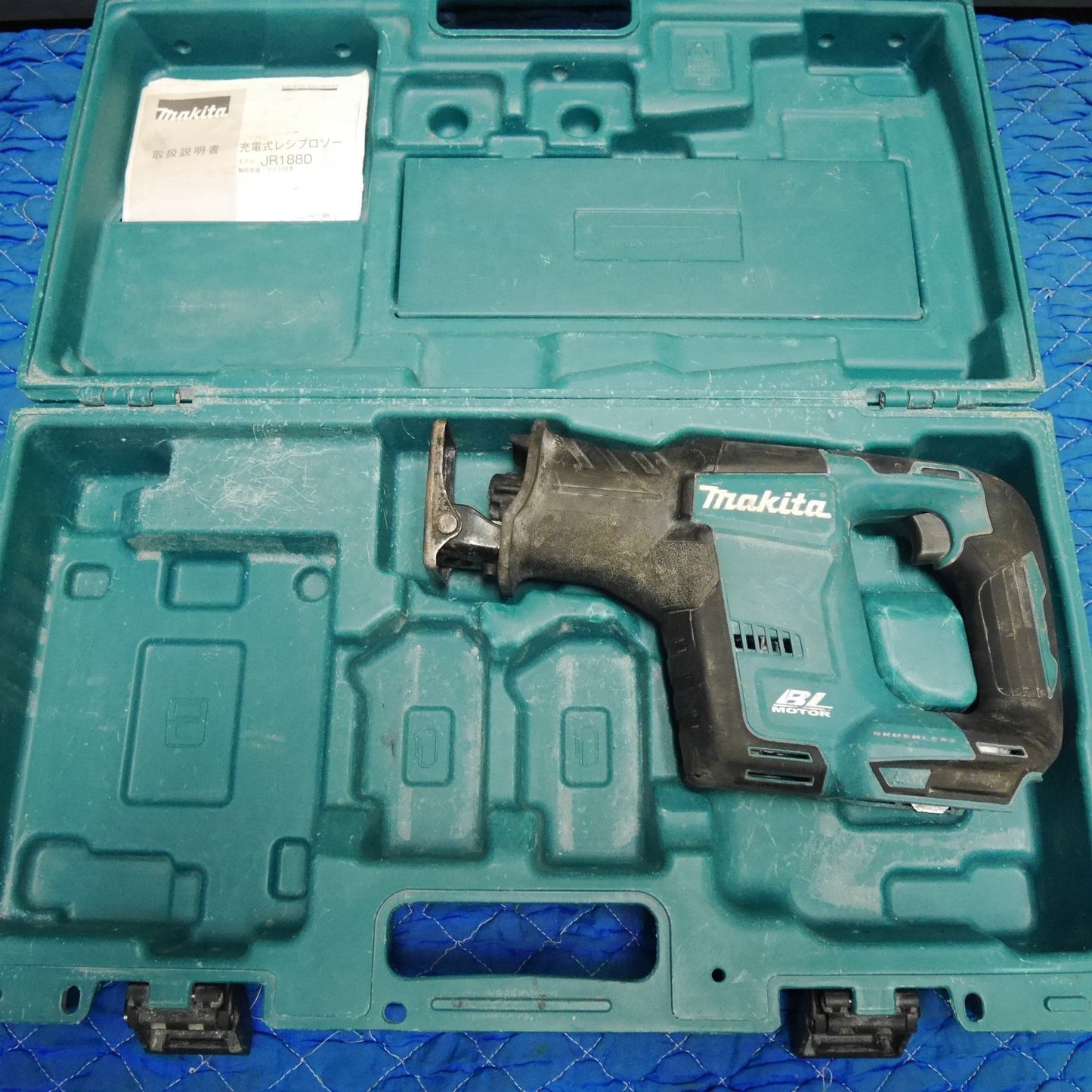 [送料無料] ☆マキタ 充電式 レシプロソー JR188D 電動 工具 切断機 セーバソー セーバーソー makita 本体のみ☆