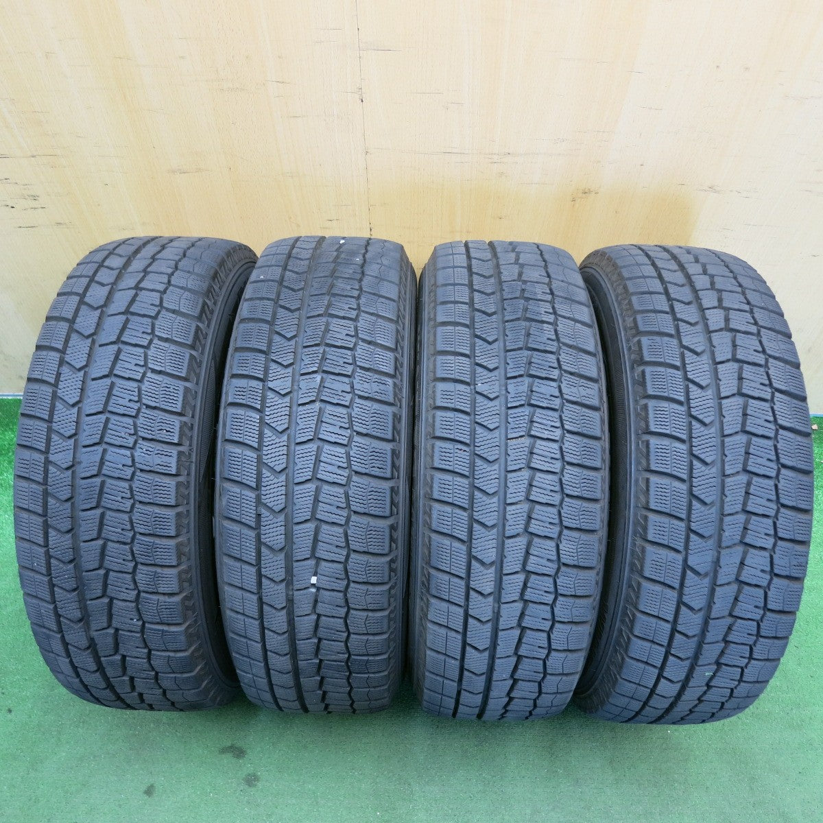 バリ溝！24年！キレイ！9.5分◎スタッドレス 195/65R15 ダンロップ ウインターマックス WM02 MiLLOUS PS ミルアス 15インチ PCD114.3/5H◎6071802HAス