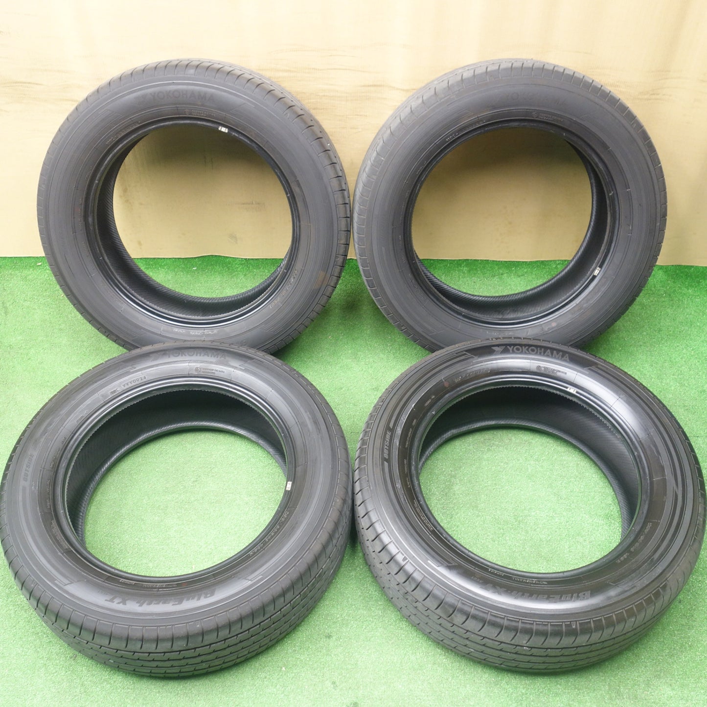 バリ溝！24年！9分★235/60R18 ヨコハマ BluEarth-XT AE61 ブルーアース 18インチ タイヤ レクサス NX ボルボ XC60 等★6013105KTノタ