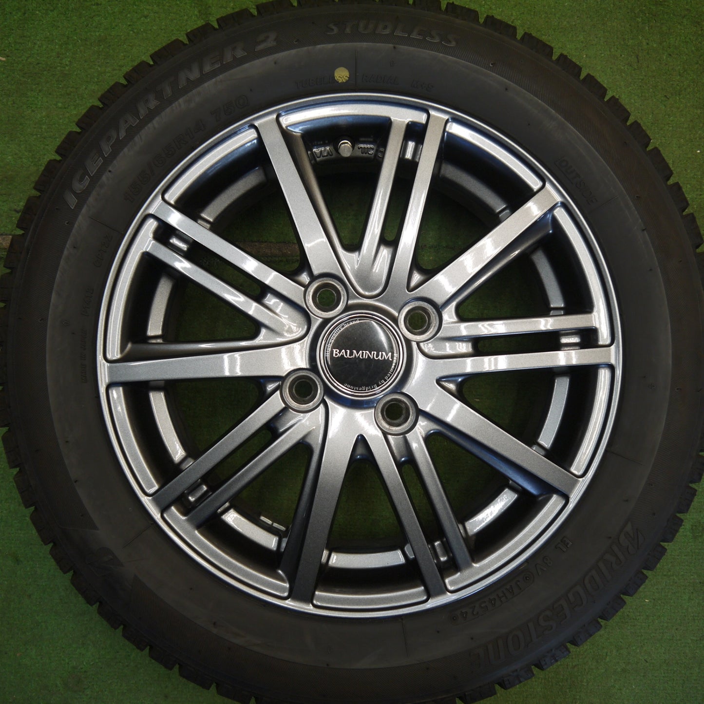 バリ溝！24年！キレイ！9.5分★スタッドレス 155/65R14 ブリヂストン アイスパートナー2 BALMINUM BR10 バルミナ 14インチ PCD100/4H★6051208Hス