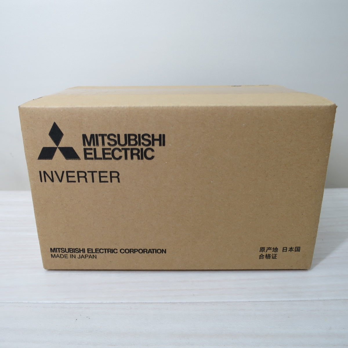[送料無料] 未使用☆三菱電機 インバーター FR-E820-0.4K-1-60 INVERTER 三相 200V MITSUBISHI☆