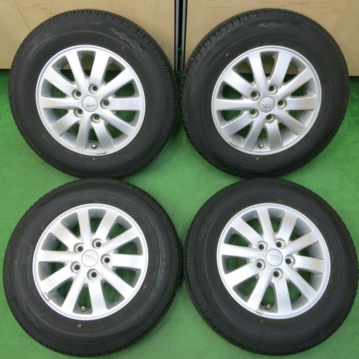 ダンロップ製グラントレックPT3 175/80R15 4本セット組替込み テリオスキッド・パジェロミニ・日産KIX等 ダンロップ製グラントレックPT3 175/80R15 4本セット組替込み テリオス