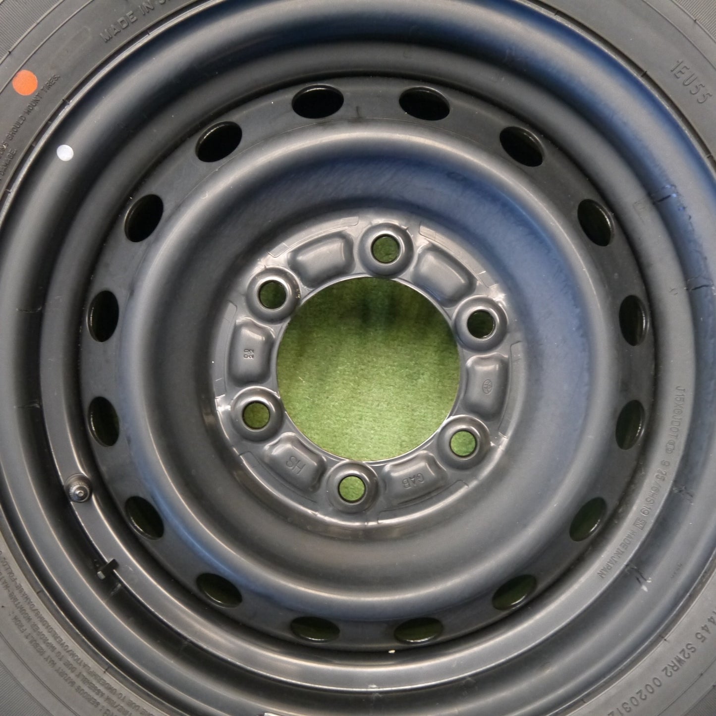 新車外し！25年★トヨタ 200系 ハイエース 純正 スチール 195/80R15 107/105S ダンロップ SP175N 15インチ PCD139.7/6H★6032705Hノ