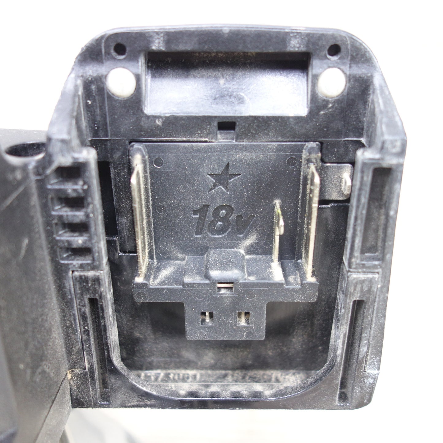 [送料無料] ◆マキタ 165mm 充電式 マルノコ HS631D 電動 工具 18V 本体のみ 丸ノコ 丸のこ 木工用 切断機 Makita◆