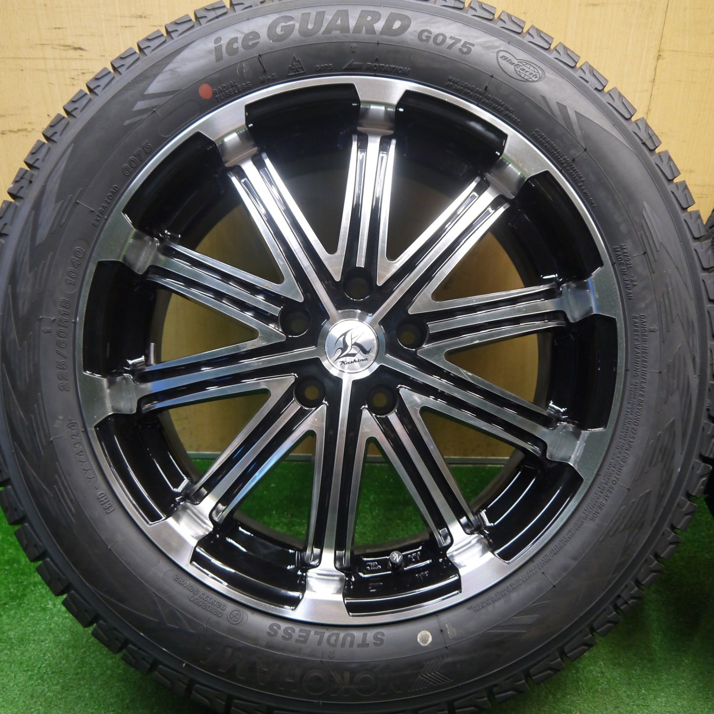 ほぼ未使用！24年！キレイ★Kashina V1 225/60R18 スタッドレス ヨコハマ アイスガード G075 カシーナ 18インチ PCD114.3/5H★6012002Hス
