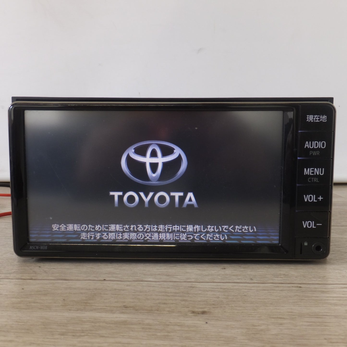 [送料無料] 現状品★パナソニック製 トヨタ 純正 SDナビゲーション NSCN-W68 08605-00B60 セキュリティロック[78]★