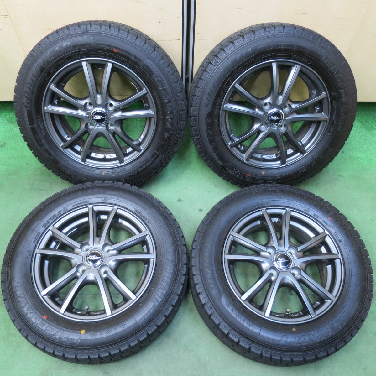 ほぼ未使用！24年！キレイ★スタッドレス 175/70R14 グッドイヤー アイスナビ7 NIRVANA NV ニルヴァーナ ニルバーナ 14インチ PCD100/4H★5122404イス