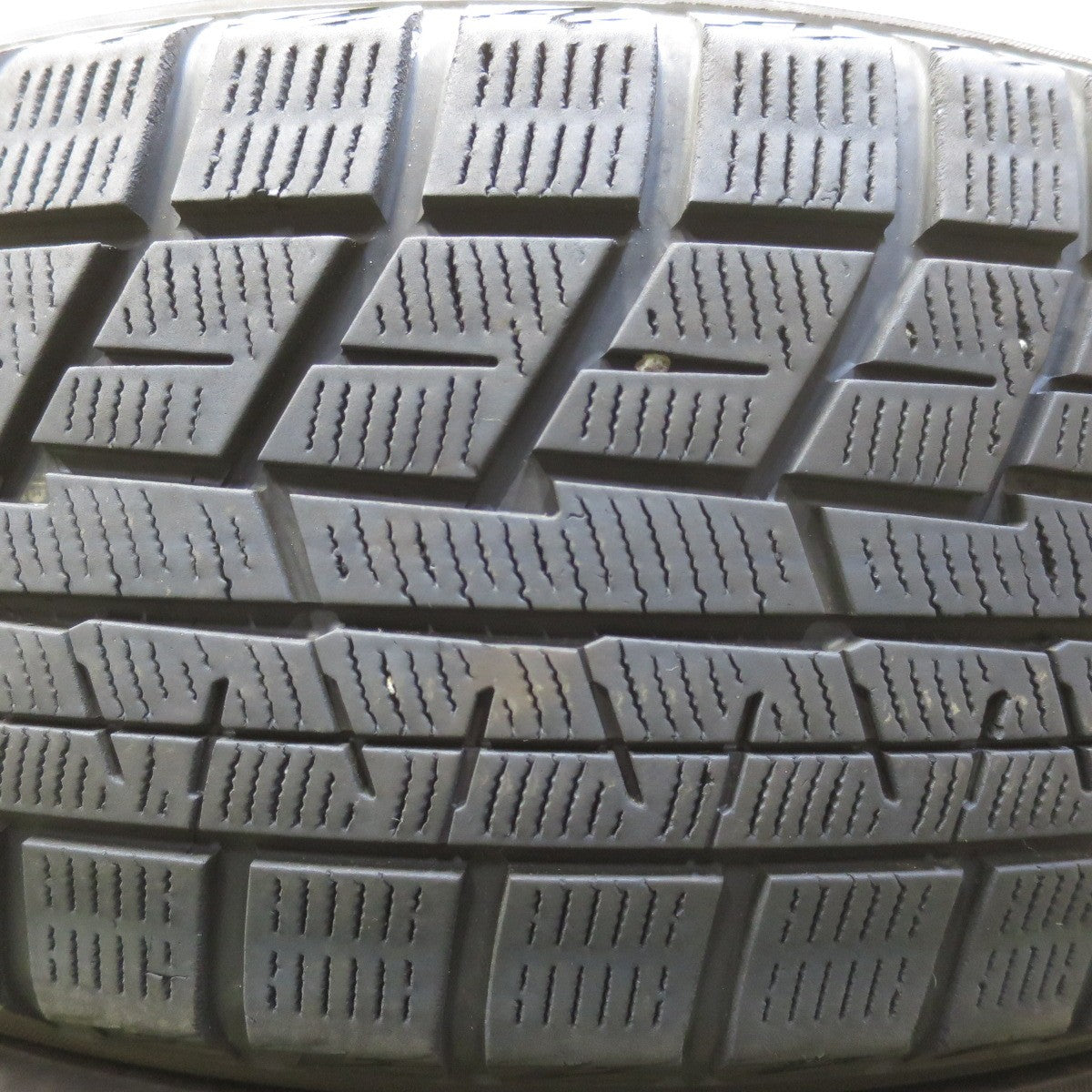 バリ溝！23年！9.5分◎スタッドレス 205/60R16 ヨコハマ アイスガード iG60 タイヤ 16インチ ノア ヴォクシー エスクァイア ステップワゴン 等◎6070205イスタ