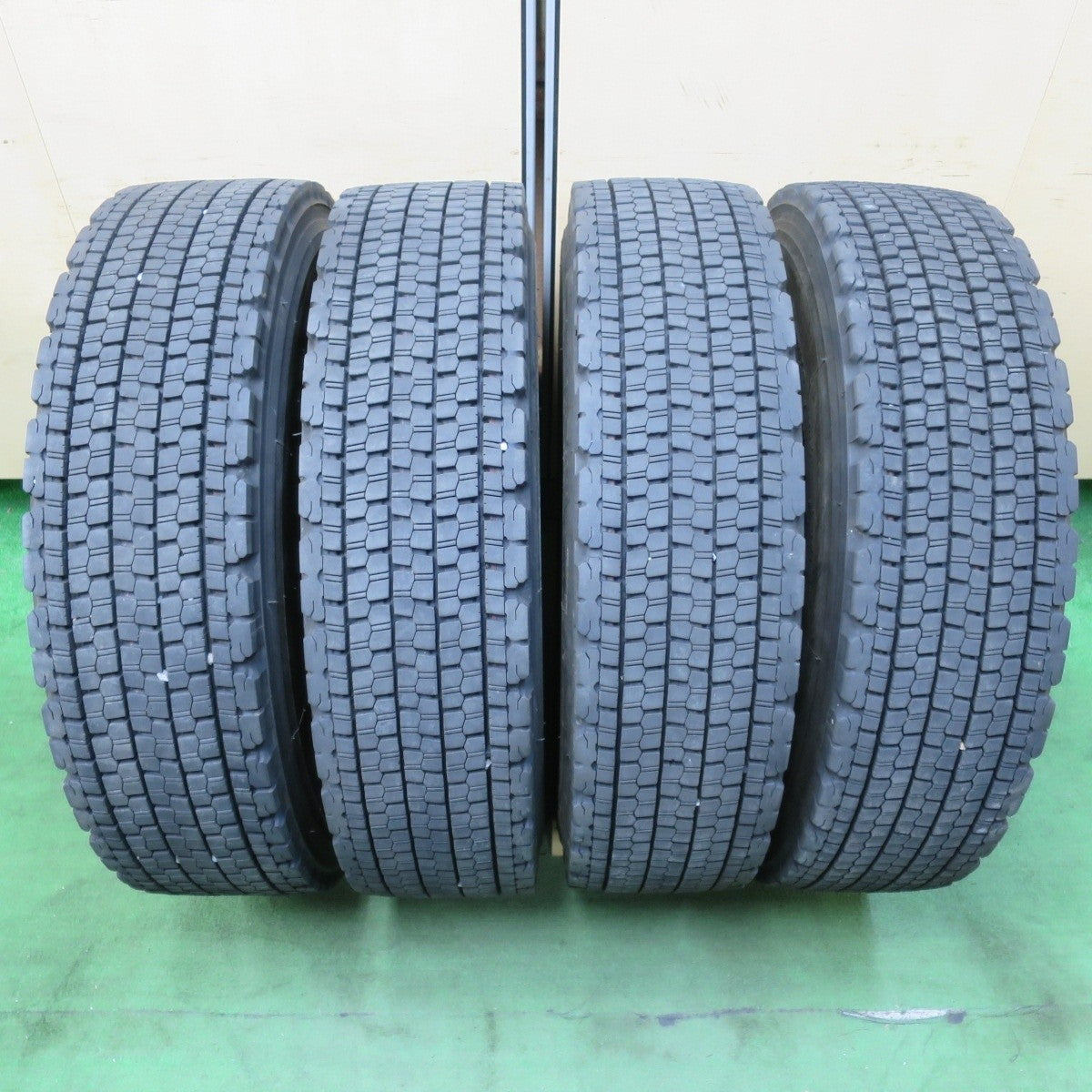 4本価格！22年★トラック タイヤ 225/80R17.5 123/122L スタッドレス ブリヂストン エコピア W901 Z 17.5インチ★5011510イスタ